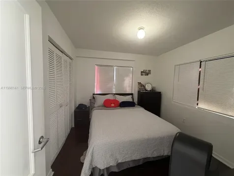 2536 NW 24th Street Miami FL 33142