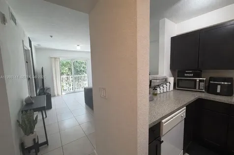 2536 NW 24th Street Miami FL 33142