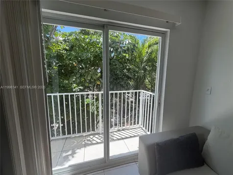 2536 NW 24th Street Miami FL 33142
