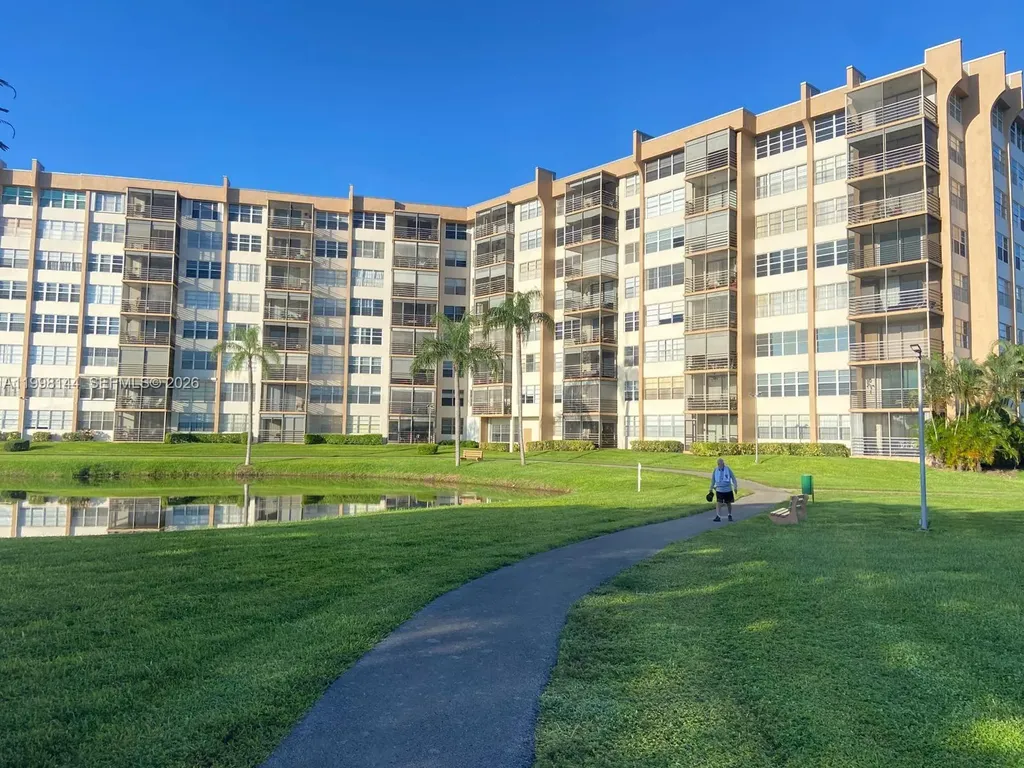 1200 Saint Charles Place Pembroke Pines FL 33026