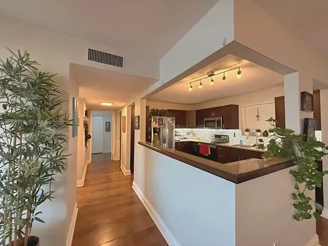 605 Ives Dairy Road Miami FL 33179