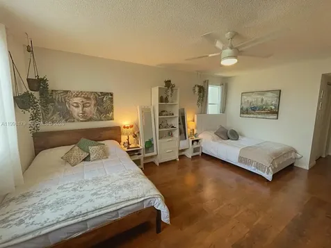 605 Ives Dairy Road Miami FL 33179