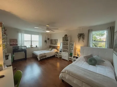 605 Ives Dairy Road Miami FL 33179