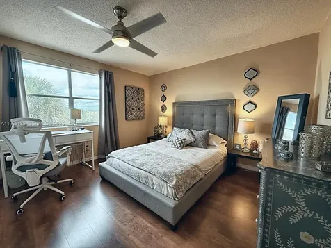 605 Ives Dairy Road Miami FL 33179