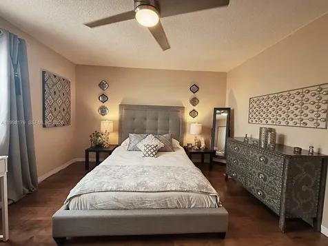 605 Ives Dairy Road Miami FL 33179