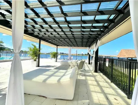 605 Ives Dairy Road Miami FL 33179