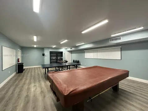 605 Ives Dairy Road Miami FL 33179