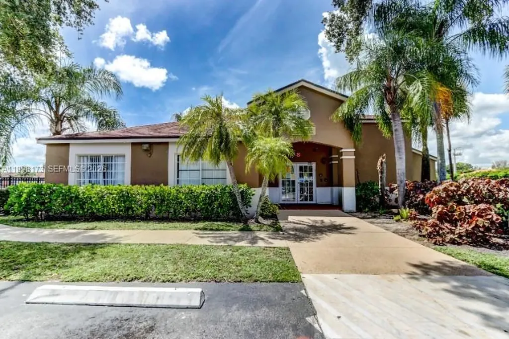 1129 Lake Victoria Drive West Palm Beach FL 33411
