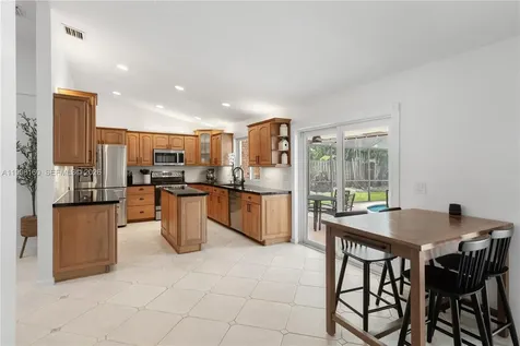 1261 NW 95th Avenue Plantation FL 33322