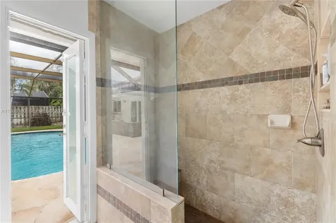 1261 NW 95th Avenue Plantation FL 33322