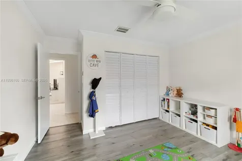 1261 NW 95th Avenue Plantation FL 33322