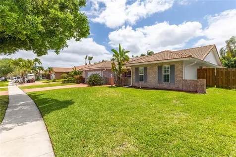 1261 NW 95th Avenue Plantation FL 33322