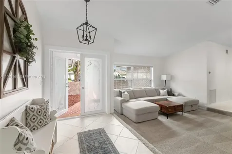 1261 NW 95th Avenue Plantation FL 33322