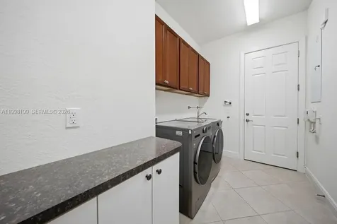 8055 NW 117th Way Parkland FL 33076