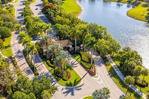 8055 NW 117th Way Parkland FL 33076