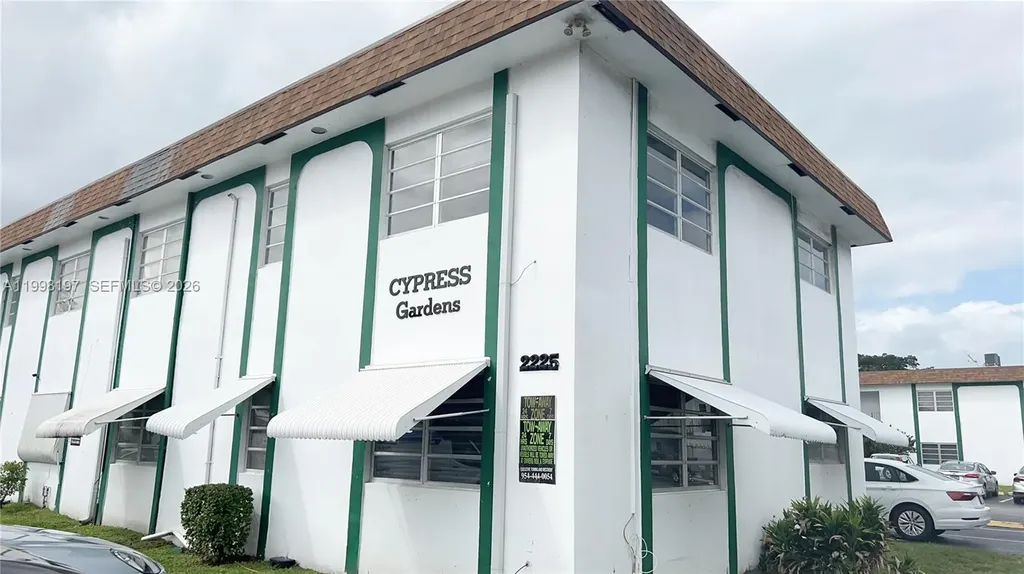 2225 Polk Street Hollywood FL 33020