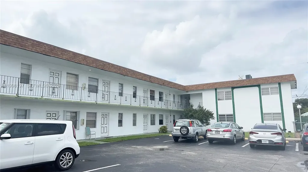 2225 Polk Street Hollywood FL 33020