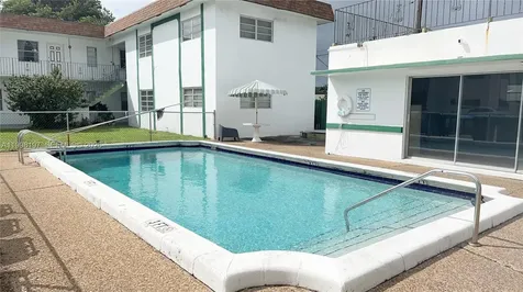 2225 Polk Street Hollywood FL 33020