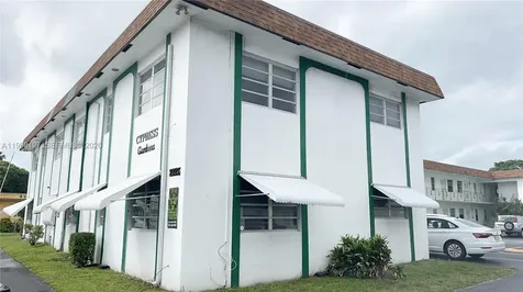2225 Polk Street Hollywood FL 33020