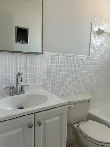 2225 Polk Street Hollywood FL 33020