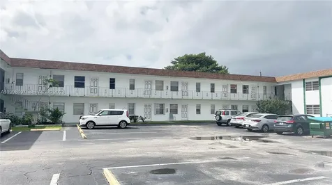 2225 Polk Street Hollywood FL 33020