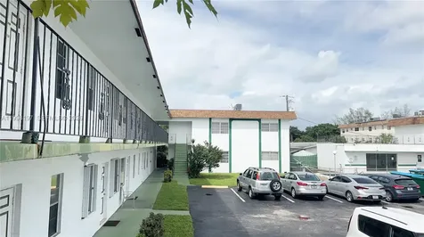 2225 Polk Street Hollywood FL 33020