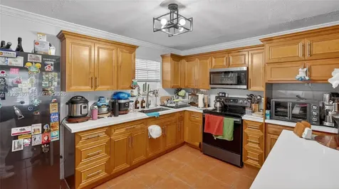 10420 NW 35th Place Miami FL 33147