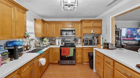 10420 NW 35th Place Miami FL 33147