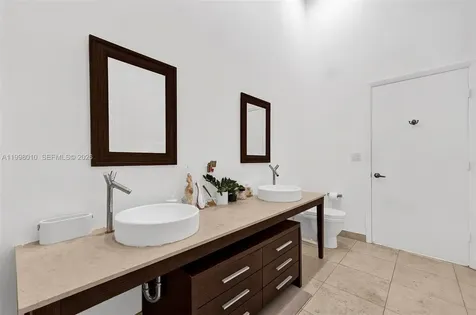 465 Brickell Avenue Miami FL 33131