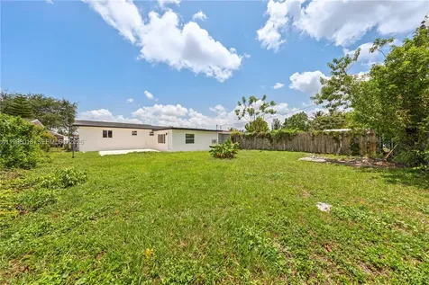 651 NW 9th Street Homestead FL 33030