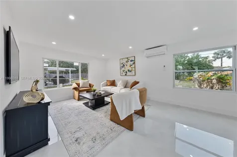 651 NW 9th Street Homestead FL 33030