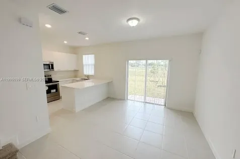 12432 NW 23rd Court Miami FL 33167