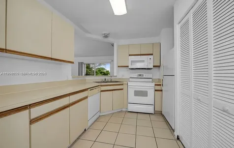3453 NW 44th Street Oakland Park FL 33309