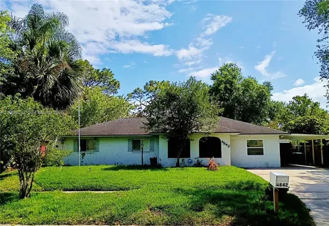 4842 Beacon Street Orlando FL 32808