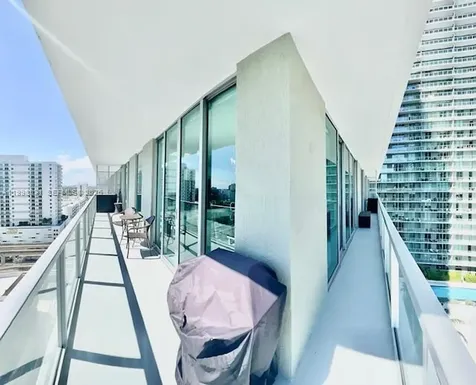 79 SW 12th Street Miami FL 33130