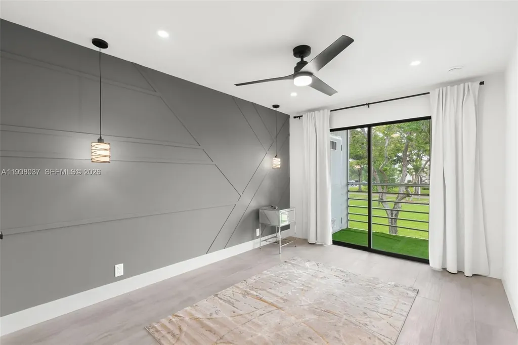 319 Preston H Boca Raton FL 33434