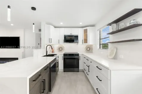 319 Preston H Boca Raton FL 33434