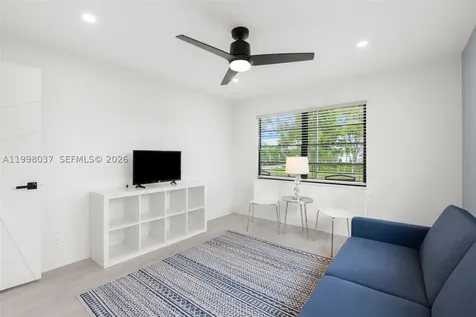319 Preston H Boca Raton FL 33434