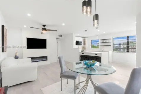319 Preston H Boca Raton FL 33434
