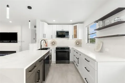 319 Preston H Boca Raton FL 33434