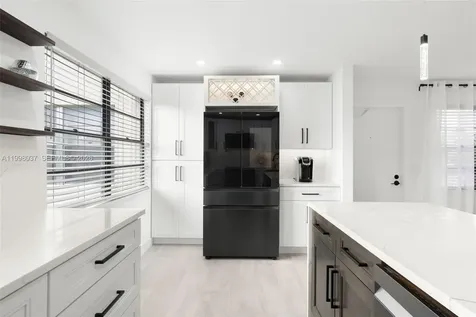 319 Preston H Boca Raton FL 33434