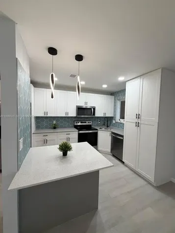 2041 NW 81st Avenue Pembroke Pines FL 33024