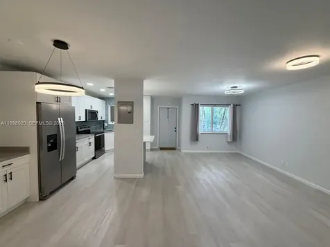2041 NW 81st Avenue Pembroke Pines FL 33024