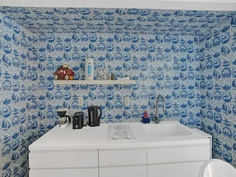 1100 West Avenue Miami Beach FL 33139