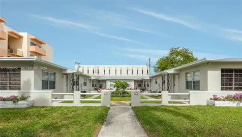 221 Antiquera Avenue Coral Gables FL 33134