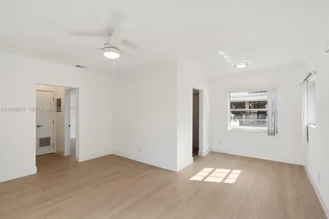 221 Antiquera Avenue Coral Gables FL 33134