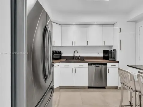 500 Bayview Drive Sunny Isles Beach FL 33160