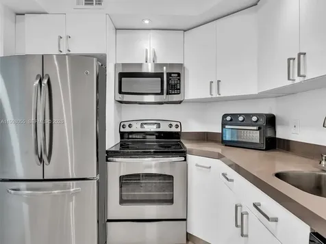 500 Bayview Drive Sunny Isles Beach FL 33160
