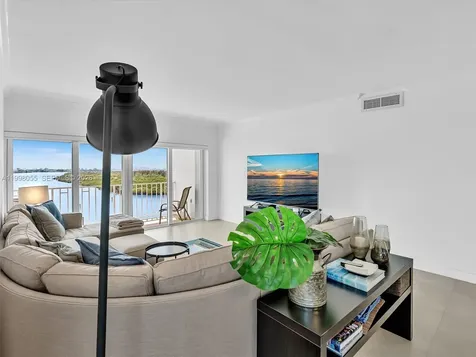 500 Bayview Drive Sunny Isles Beach FL 33160