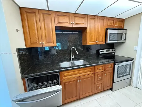 120 Lakeview Drive Weston FL 33326
